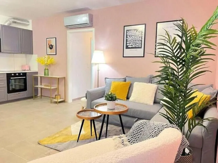 B104 - Liberty Bridge Lovely Home With Free Parking Budapest 0*,  Hungary