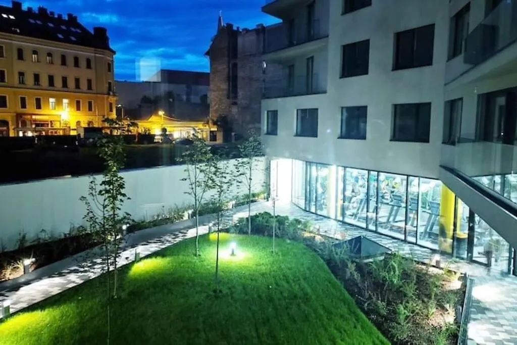 B104 - Liberty Bridge Lovely Home With Free Parking Budapest 0*,  Hungary